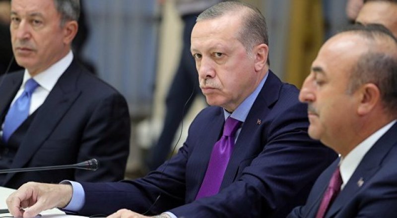 Реджеп Тайип Эрдоган (в центре). Фото © РИА Новости / Михаил Климентьев