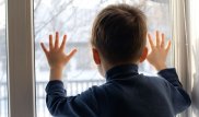 "Сутки ничего не ели и не пили": Мать объяснила, почему оставила 4 детей на съемной квартире