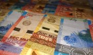 Тенге ослаб в начале недели