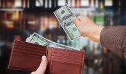 Ученые рассказали, как тратить деньги и быть счастливым