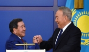 Назарбаев "поборолся" с олимпийским чемпионом