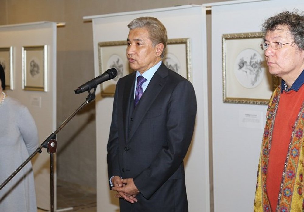 Имангали Тасмагамбетов выступил на церемонии открытия выставки "Казахские народные обычаи" в Москве