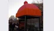 "Вязаные" шапки на автобусных остановках удивили астанчан
