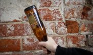 Пустыми бутылками от пива избили полицейских в Атырауской области