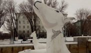 Сломанные новогодние декорации установили в центре Караганды