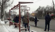 Новые остановки без крыш и панелей объяснили в акимате Алматы
