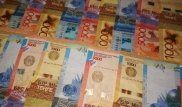 За 336 тенге продают доллар в обменниках