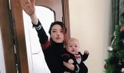 Девушка разгневала Казнет, нарядив себя и малыша в стиле Гитлера