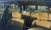 Мужчина в Астане "вызывал" соседку во двор, разбив лобовое стекло ее авто