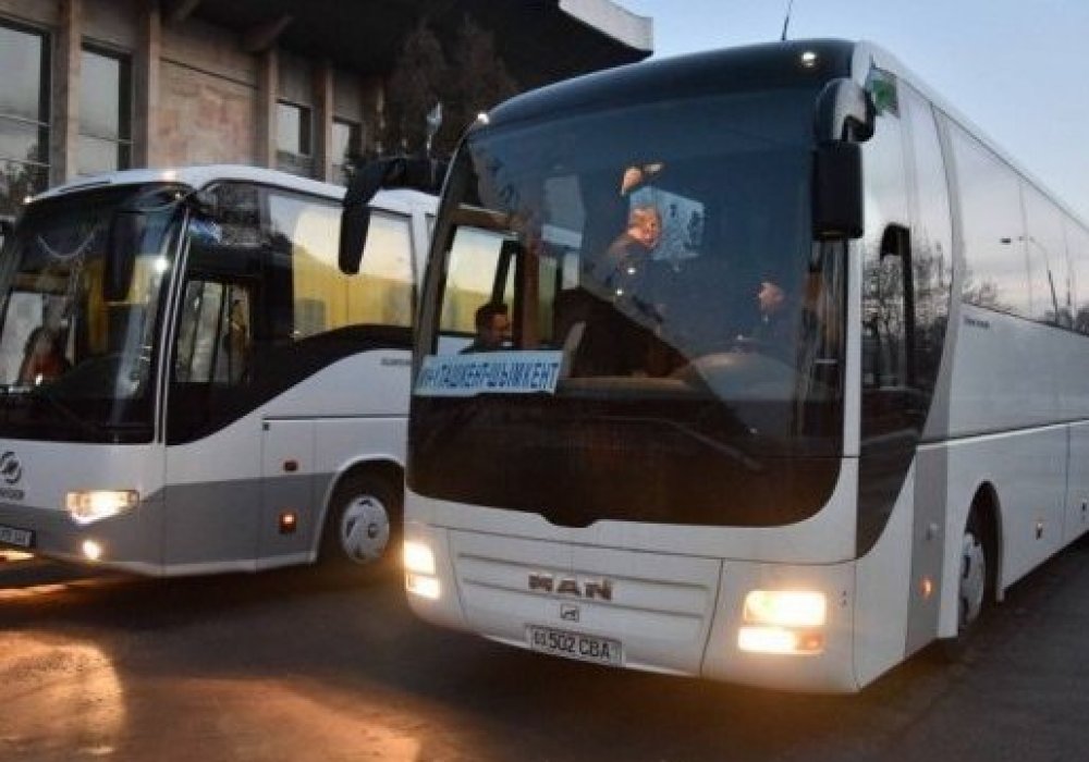 Перевозки ташкента. Пассажирский автобус. Пассажирские автобусные перевозки. Международный автобус. Международные перевозки пассажиров автобусами.