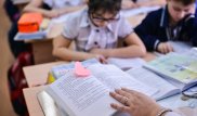 Снизить нагрузку на школьников поручил Назарбаев