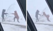 "Не могут даже помочь". Районного акима Астаны возмутило видео из соцсетей