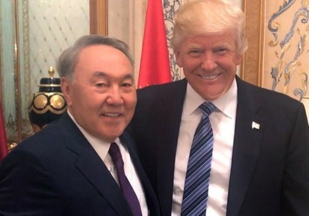 Нурсултан Назарбаев и Дональд Трамп на полях саммита "США-Исламский мир". Май 2017 года. © instagram/AkordaPress