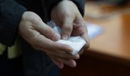 Жительница Костаная попыталась проглотить героин при задержании
