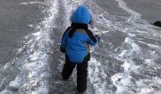 Жители Темиртау передали Алие Назарбаевой письмо с жалобами на черный снег