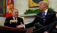 Как Назарбаев жал руку Трампу