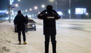 Пьяную 5-летнюю девочку без одежды нашли на улице в Омске