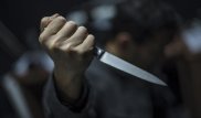Двое парней с ножом ограбили 47-летнюю женщину в Алматы