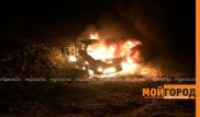 Внедорожник сгорел после столкновения с авто в ЗКО: один человек погиб
