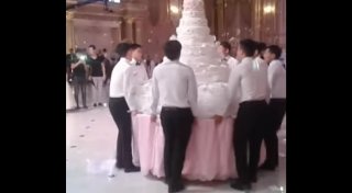 Кадр из видео "Свадебный торт ШЫМКЕНТ"