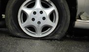 Шины 10 авто прокололи неизвестные в Караганде