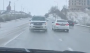 Езда внедорожника задом наперед в Шымкенте попала на видео