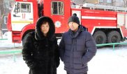 Скинул детей на растянутый ковер: Сосед спас троих малолетних из горящей квартиры в Караганде