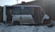 Новая маршрутка сбила уборщика улиц в Алматы