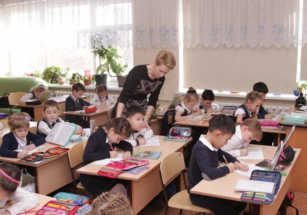 Доплаты учителям до 50 процентов узаконили в Казахстане