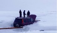 Еще одна машина провалилась под лед на Капшагае