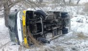 Появилось видео опрокидывания автобуса с пассажирами в Семее