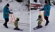 Годовалая дочь олимпийского спортсмена покорила соцсети катанием на лыжах