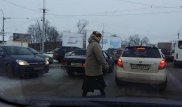 Мама все исправит: россиянка покорила Сеть, обеспечив сыну "зеленую улицу"