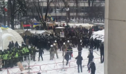 Потасовка у Верховной Рады в Киеве: пострадали 13 силовиков