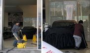 Rolls-Royce протаранил витрину автоцентра в Алматы: что происходит сейчас