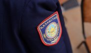 Павлодарец ударил полицейского кулаком в лицо и сорвал с него погон