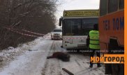 Мужчину насмерть придавило автобусом в Уральске