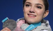 Фигуристка показала секретный флаг России на олимпийской форме
