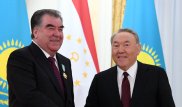 Назарбаев вручил орден президенту Таджикистана