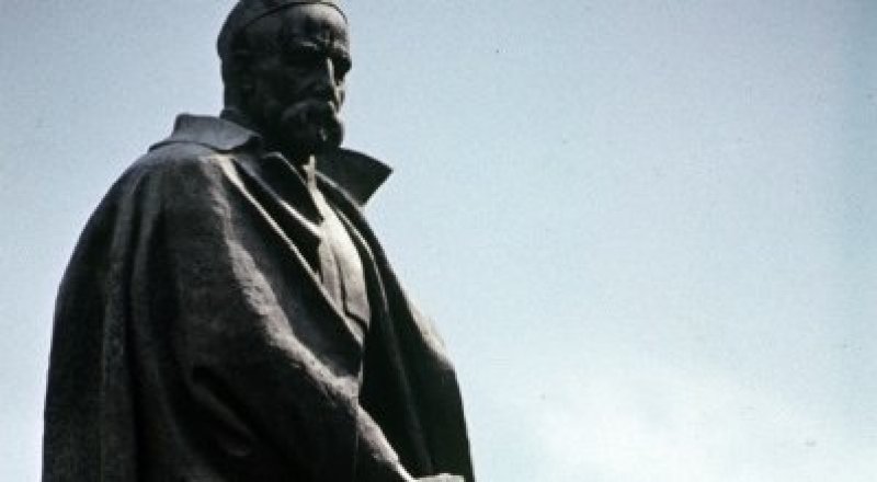 Памятник поэту и философу Алишеру Навои в Душанбе. РИА Новости©