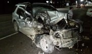 Водитель Mercedes протаранил припаркованный грузовик в Алматы