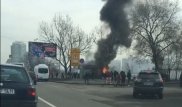 Пожарные вынесли из горящего киоска газовый баллон в Алматы