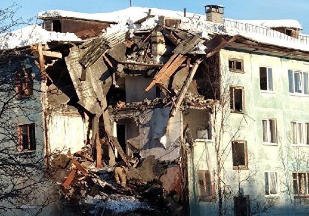 В российском Мурманске обрушились 4 этажа жилого дома