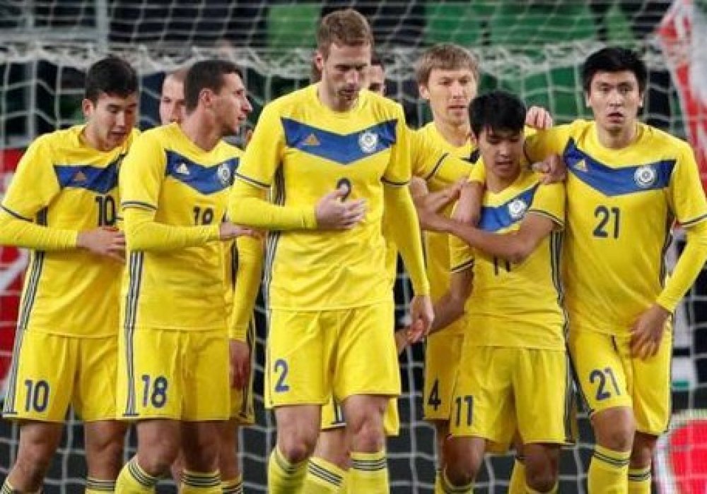 Игроки сборной Казахстана празднуют гол Сейдахмета. Фото Reuters©