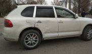 Автобус и Porsche Cayenne столкнулись в Алматы: Пострадали 4 человека