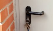 Какой штраф грозит казахстанским ТРЦ за закрытые двери