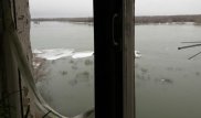 Появились фото из квартир, где были выбиты стекла после подрыва льда на Иртыше