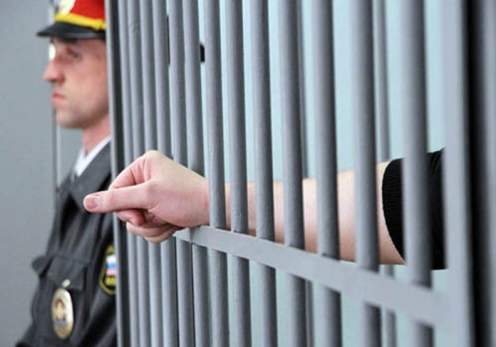 Казахстанец вскрыл себе вены в зале суда в Дагестане