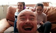 Отец создал YouTube-канал для общения со своими "занятыми" детьми