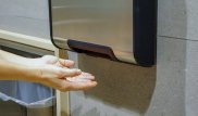 Ученые предупредили об опасности сушилок для рук
